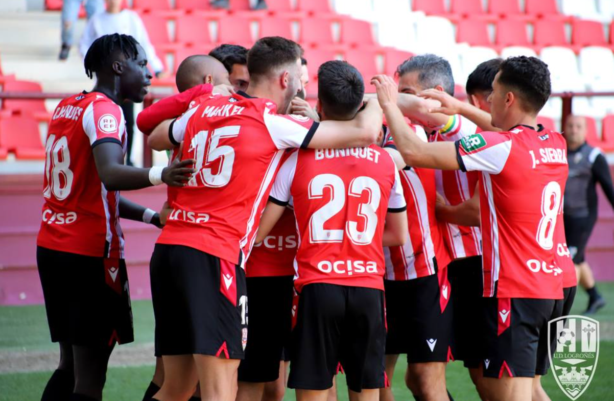 Soi kèo Logrones vs Badalona